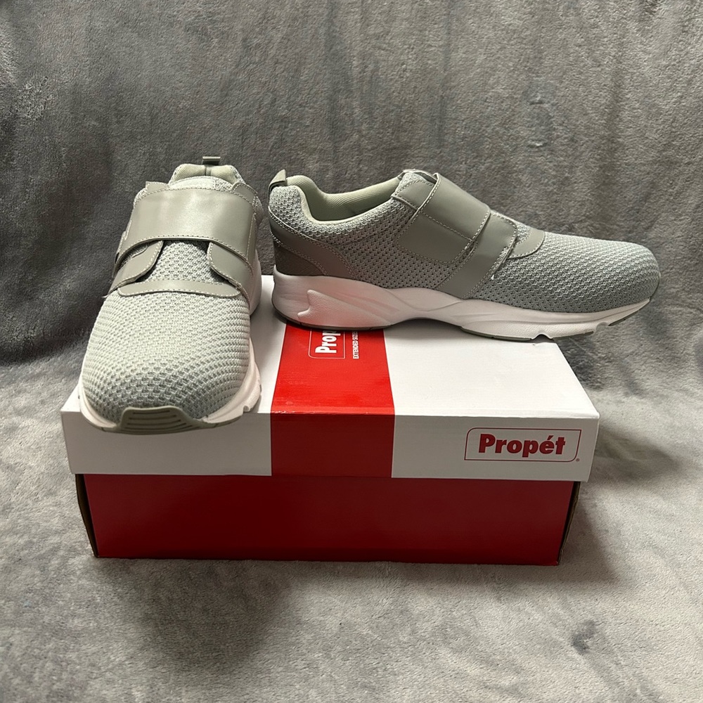 Propet mens Stability X Strap Sneaker Light Grey size 14